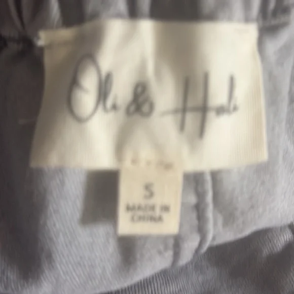 Oli & Hali Gray roomy Jeans with Distinctive Peace Designs - Picture 8 of 8